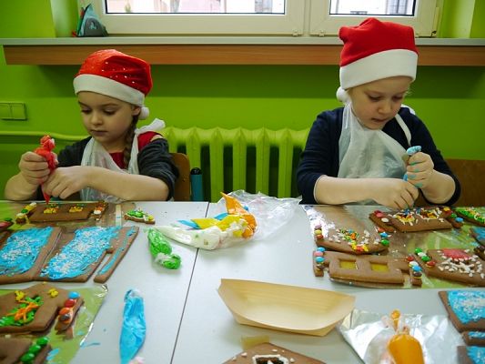  Grafika #6: PIERNIKOWA CHATKA grafika