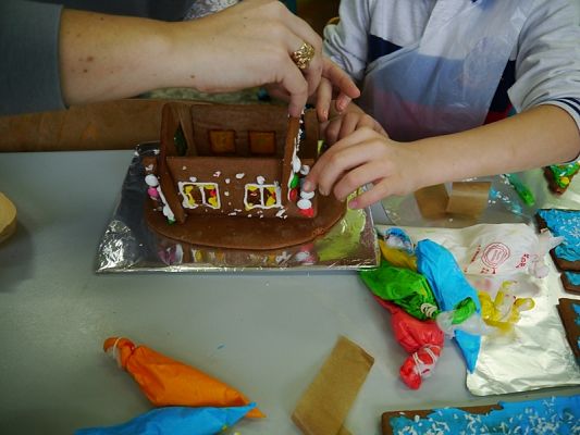  Grafika #10: PIERNIKOWA CHATKA grafika