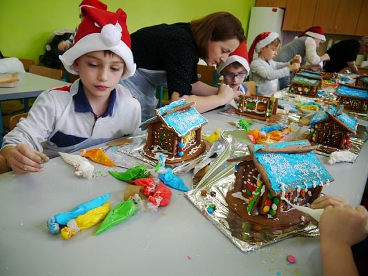  Grafika #19: PIERNIKOWA CHATKA grafika