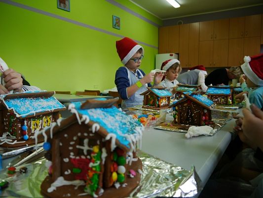  Grafika #22: PIERNIKOWA CHATKA grafika