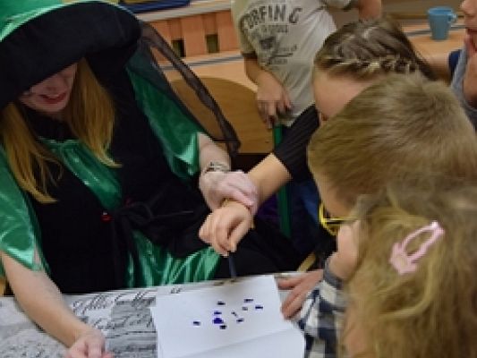  Grafika #11: DZIŚ CIEŃ WOSKU CI UKAŻE, CO CI ŻYCIE NIESIE W DARZE grafika