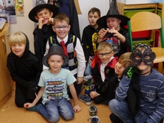  Grafika #15: DZIŚ CIEŃ WOSKU CI UKAŻE, CO CI ŻYCIE NIESIE W DARZE grafika