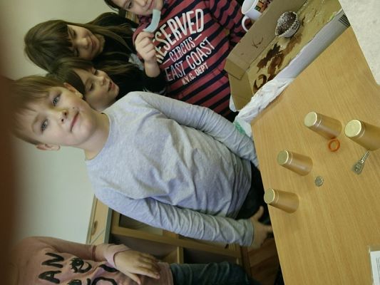  Grafika #23: DZIŚ CIEŃ WOSKU CI UKAŻE, CO CI ŻYCIE NIESIE W DARZE grafika