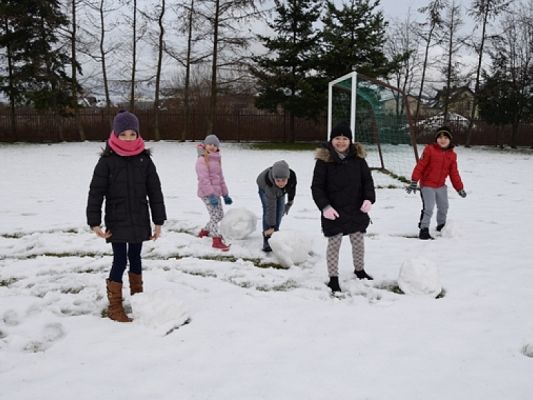  Grafika #5: ZIMA LUBI DZIECI NAJBARDZIEJ NA ŚWIECIE grafika