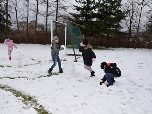  Grafika #7: ZIMA LUBI DZIECI NAJBARDZIEJ NA ŚWIECIE grafika