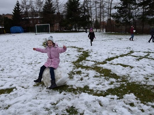  Grafika #13: ZIMA LUBI DZIECI NAJBARDZIEJ NA ŚWIECIE grafika