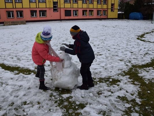  Grafika #15: ZIMA LUBI DZIECI NAJBARDZIEJ NA ŚWIECIE grafika