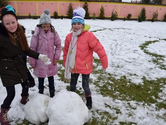  Grafika #16: ZIMA LUBI DZIECI NAJBARDZIEJ NA ŚWIECIE grafika