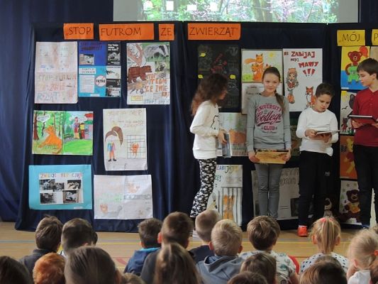  Grafika #7: DZIEŃ BEZ FUTRA grafika