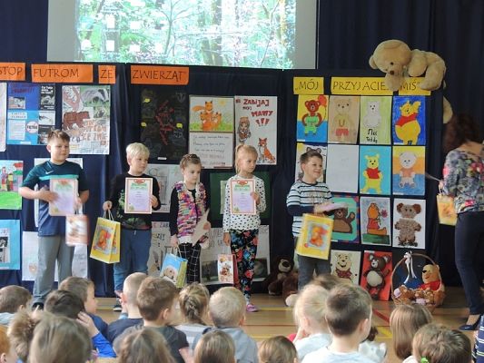  Grafika #8: DZIEŃ PLUSZOWEGO MISIA grafika