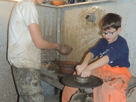  Grafika #9: PIERWSZAKI W KARTUZACH I W CHMIELNIE grafika