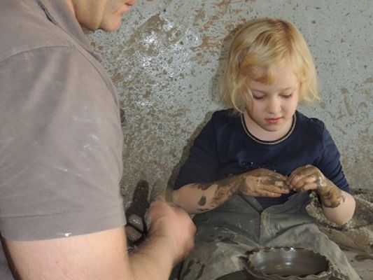  Grafika #10: PIERWSZAKI W KARTUZACH I W CHMIELNIE grafika