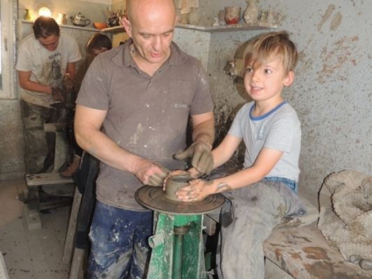  Grafika #15: PIERWSZAKI W KARTUZACH I W CHMIELNIE grafika