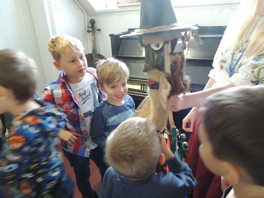  Grafika #20: PIERWSZAKI W KARTUZACH I W CHMIELNIE grafika