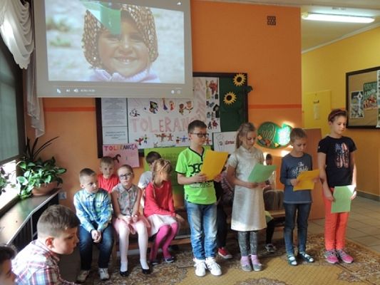  Grafika #1: DZIEŃ ŻYCZLIWOŚCI grafika