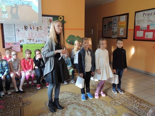  Grafika #9: DZIEŃ ŻYCZLIWOŚCI grafika