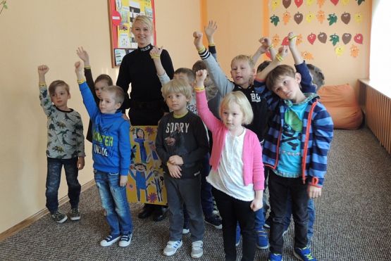  Grafika #7: SPOTKANIE Z POLICJANTKĄ grafika