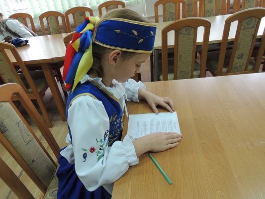  Grafika #0: LAUREACI POWIATOWEGO KONKURSU PIĘKNEGO CZYTANIA grafika