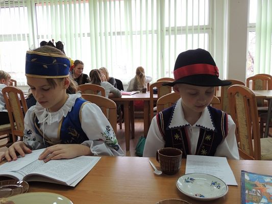  Grafika #5: LAUREACI POWIATOWEGO KONKURSU PIĘKNEGO CZYTANIA grafika