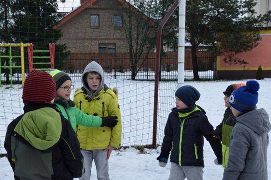  Grafika #13: ZABAWY NA ŚNIEGU grafika