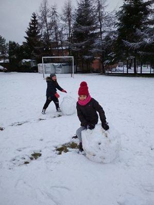  Grafika #16: ZABAWY NA ŚNIEGU grafika