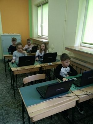  Grafika #0: PRZYJAZNY INTERNET grafika