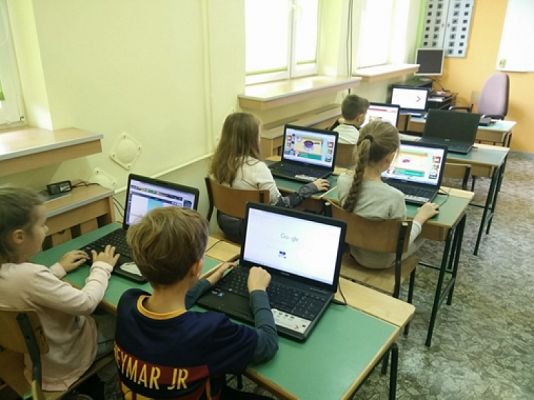  Grafika #3: PRZYJAZNY INTERNET grafika