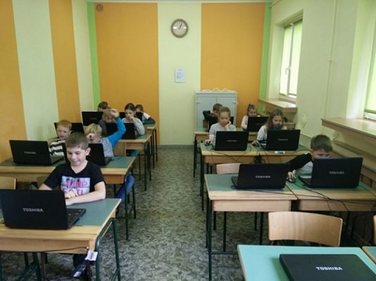  Grafika #6: PRZYJAZNY INTERNET grafika