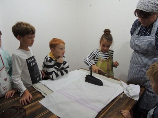  Grafika #11: KLASA III NA WYCIECZCE W KLUKACH grafika