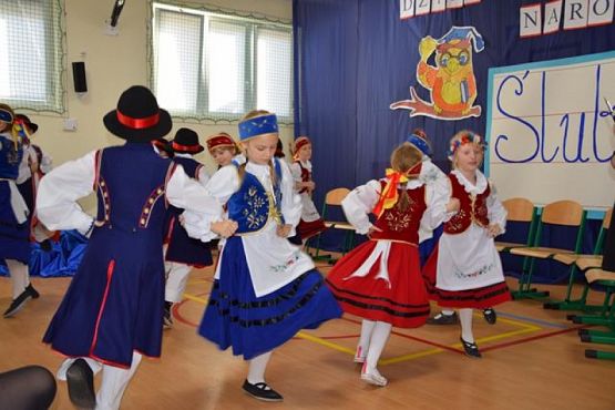  Grafika #1: PASOWANIE NA UCZNIA grafika