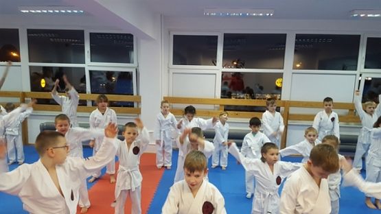  Grafika #3: BIAŁY PAS grafika