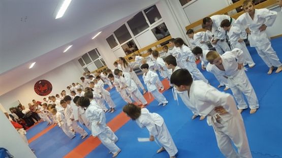  Grafika #4: BIAŁY PAS grafika