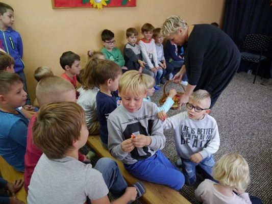  Grafika #5: SZKOLNA AKCJA ,,CAŁA POLSKA CZYTA DZIECIOM grafika