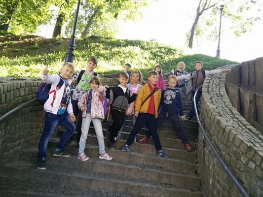  Grafika #4: WYCIECZKA KLAS TRZECICH DO MUZEUM ZACHODNIO-KASZUBSKIEGO W BYTOWIE grafika