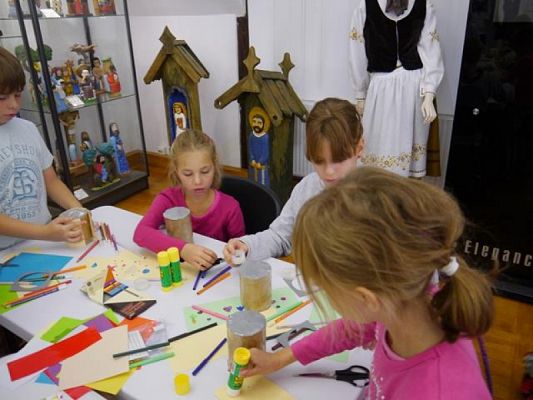  Grafika #12: WYCIECZKA KLAS TRZECICH DO MUZEUM ZACHODNIO-KASZUBSKIEGO W BYTOWIE grafika