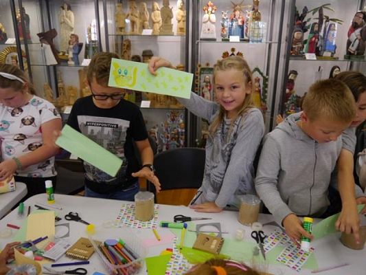  Grafika #13: WYCIECZKA KLAS TRZECICH DO MUZEUM ZACHODNIO-KASZUBSKIEGO W BYTOWIE grafika