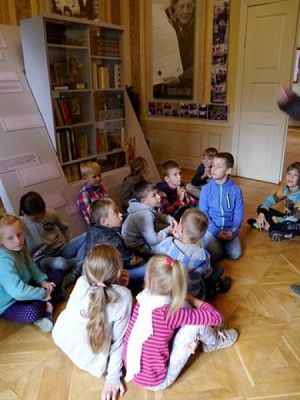  Grafika #2: WYCIECZKA DO MUZEUM PIŚMIENNICTWA grafika