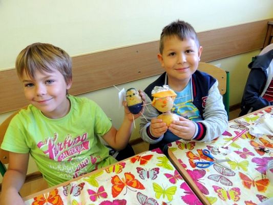  Grafika #5: "ZIEMNIACZANE LUDZIKI" grafika