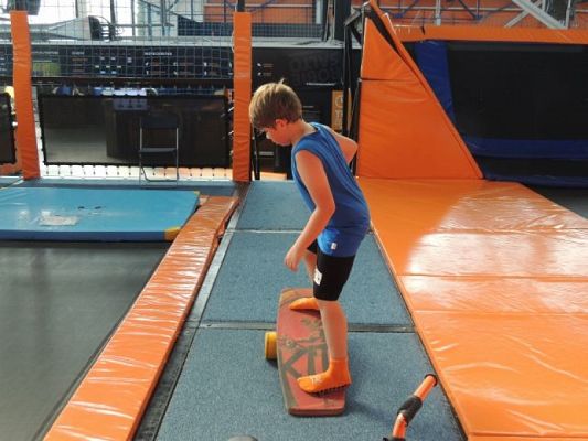  Grafika #5: Wycieczka klas III do Jumpcity grafika