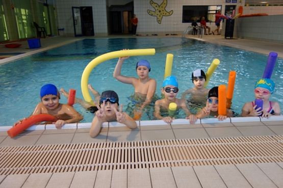  Grafika #1: PŁYWAĆ KAŻDY MOŻE grafika