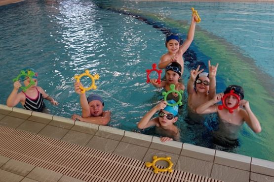  Grafika #5: PŁYWAĆ KAŻDY MOŻE grafika