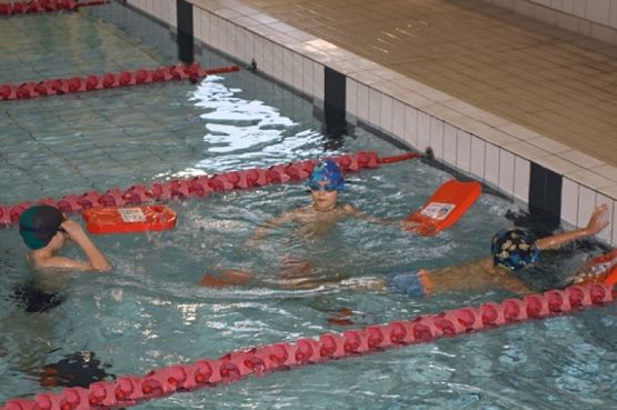  Grafika #14: PŁYWAĆ KAŻDY MOŻE grafika