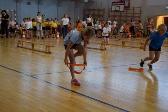  Grafika #9: KONKURS SPORTOWY DLA KLAS I-III KTO Z NAS LEPIEJ I PRĘDZEJ" grafika