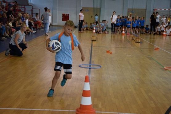  Grafika #12: KONKURS SPORTOWY DLA KLAS I-III KTO Z NAS LEPIEJ I PRĘDZEJ" grafika