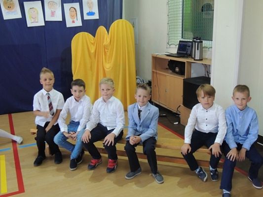  Grafika #1: DZIEŃ MAMY I TATY grafika