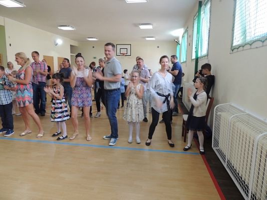  Grafika #12: DZIEŃ MAMY I TATY grafika