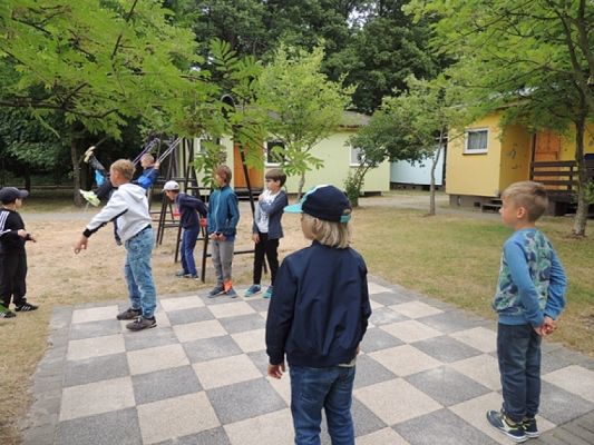  Grafika #3: WYCIECZKA DO NOWĘCINA grafika