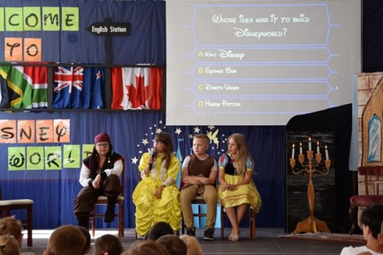  Grafika #2: ENGLISH STATION grafika