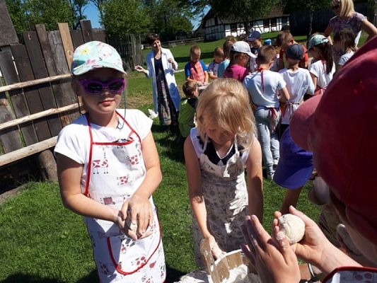  Grafika #13: WYCIECZKA DO KLUK grafika