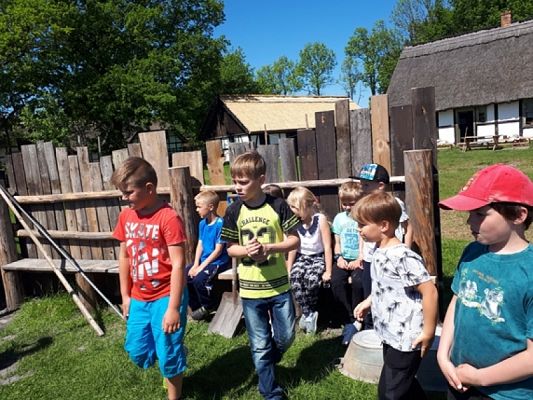  Grafika #15: WYCIECZKA DO KLUK grafika